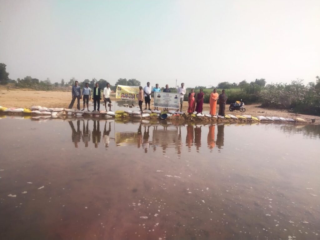 BGT Khabar: बुदबुदा में जल संवाद संगोष्ठी और विशाल बोरी बंधान ने रचा संरक्षण का उदाहरण 1 BGT Khabar: बुदबुदा में जल संवाद संगोष्ठी और विशाल बोरी बंधान ने रचा संरक्षण का उदाहरण