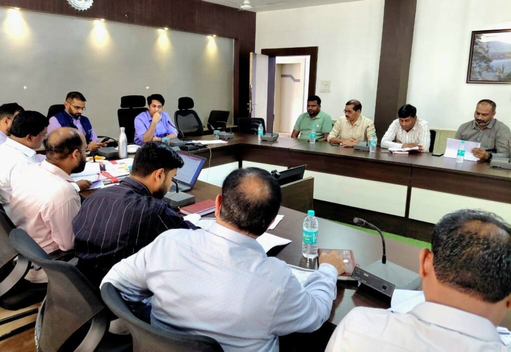 जल जीवन मिशन की समीक्षा में सख्त हुए कलेक्टर, अधूरे काम पर ठेकेदारों की एफडी राजसात करने के निर्देश