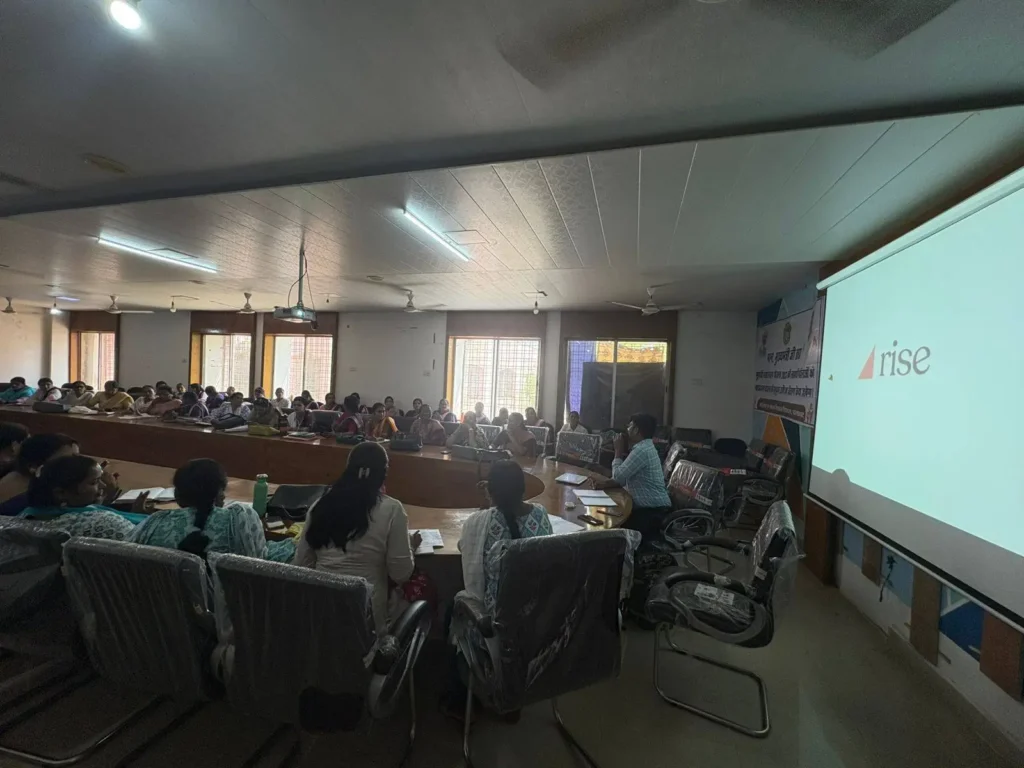 आंगनवाड़ी मोबाइल ऐप प्रशिक्षण से बदलेगी व्यवस्था, बच्चों की उपस्थिति अब फोटो और GPS से होगी दर्ज 1 आंगनवाड़ी मोबाइल ऐप प्रशिक्षण से बदलेगी व्यवस्था, बच्चों की उपस्थिति अब फोटो और GPS से होगी दर्ज