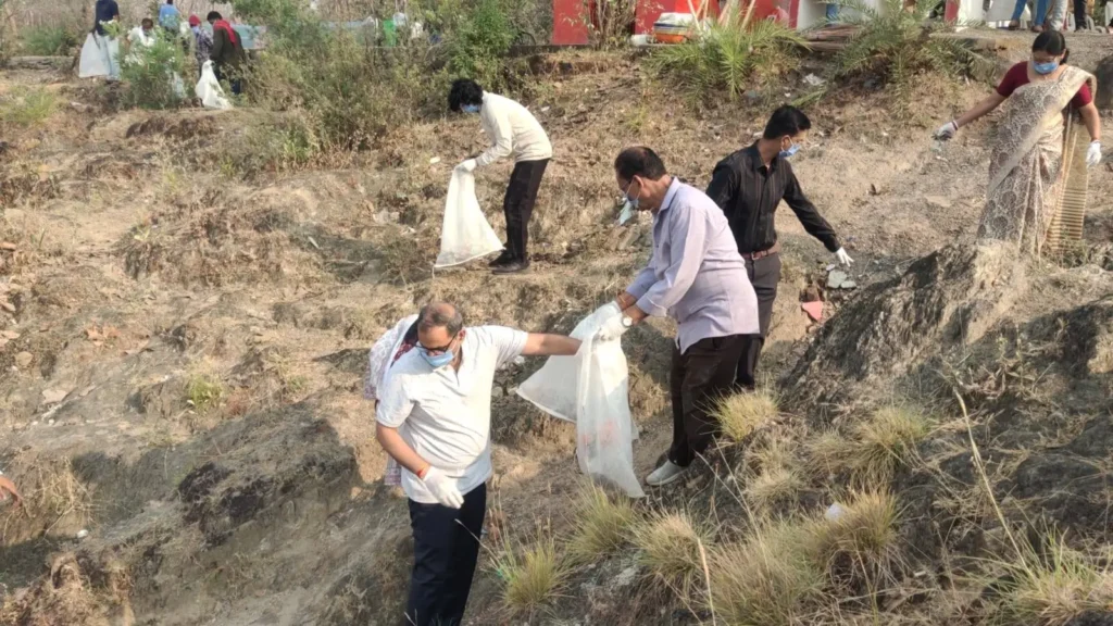 मृत्युंजय घाट से जल गंगा अभियान की शुरुआत, श्रमदान से बदली तस्वीर