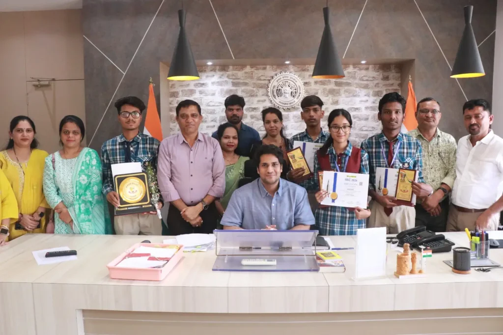 आईएसएससी 2026 में मयंक मात्रे बने ऑल इंडिया टॉपर, नासा टूर के लिए चयनित