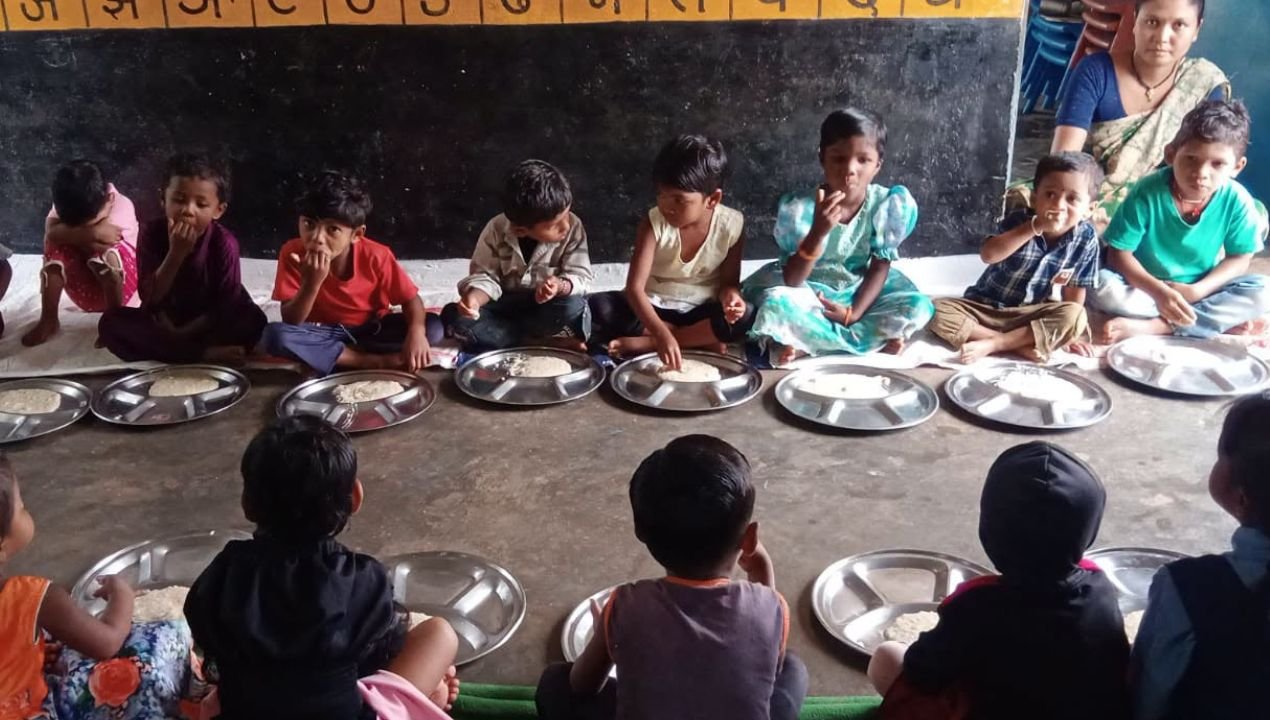 बैहर-बिरसा में बच्चों के पोषण पर जोर, आंगनवाड़ी कार्यकर्ता घर पहुंचा रहे पौष्टिक नाश्ता