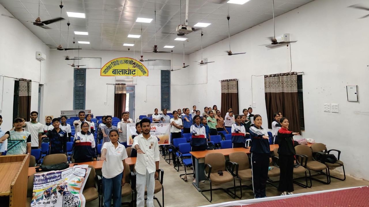 नशा मुक्त युवा विकसित भारत अभियान में छात्रों ने ली शपथ, पीएम मोदी के संदेश ने जगाया नया उत्साह